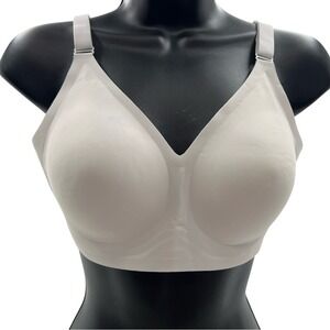 Vertie white wireless bra size‎ Medium nylon spandex w/ strap extender.